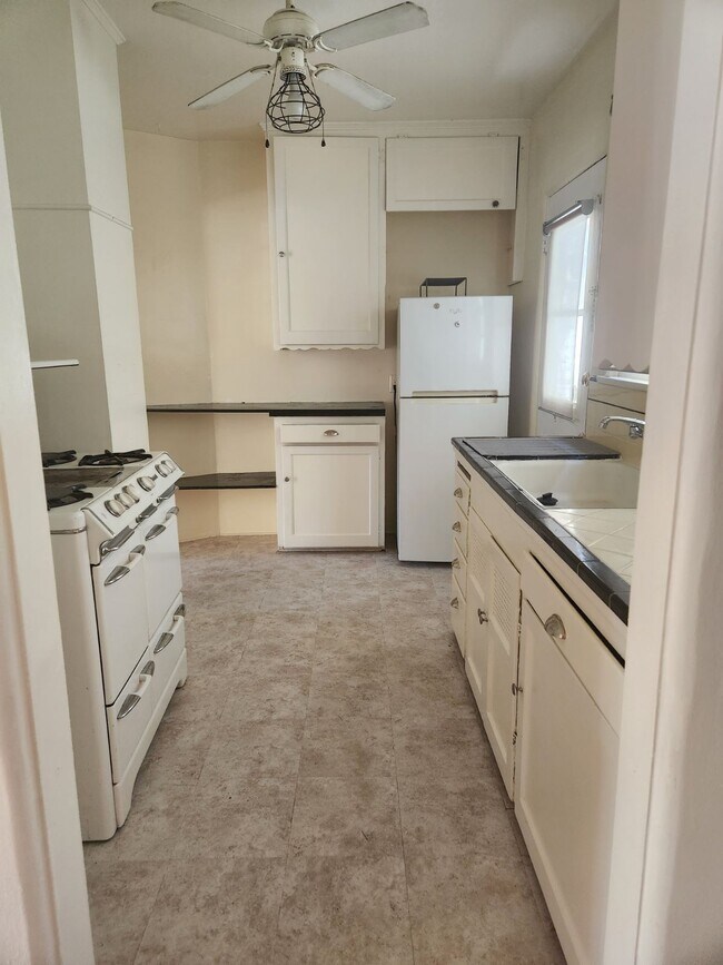 Photo - 610 Montana Ave Apartamentos