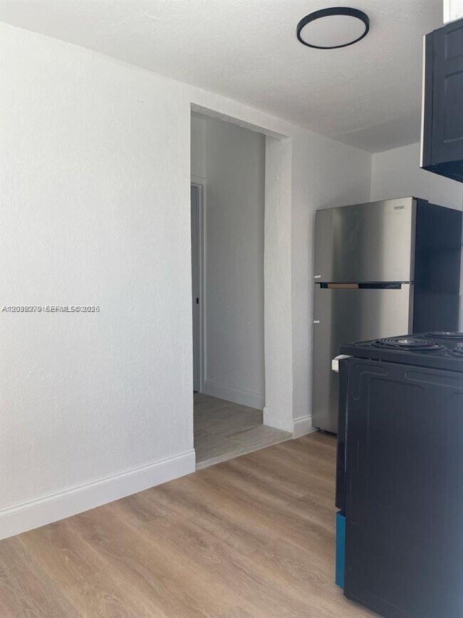 Photo - 219 SW 21st Ave Unit 3