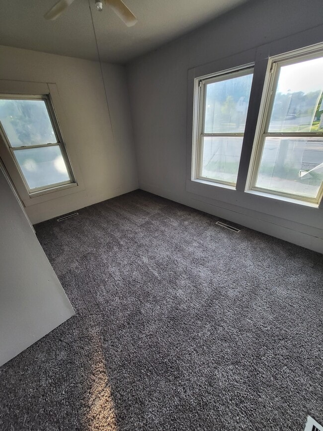 Photo - 378 W Division St Unit Lower