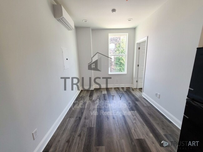 Photo - 4732 Longshore Ave Unit 4