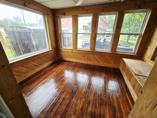 Photo - 18 W 29th St