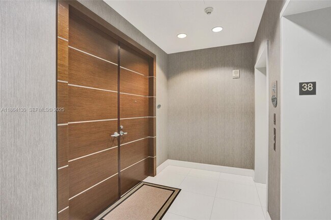 Building Photo - 18201 Collins Ave Unit 3804