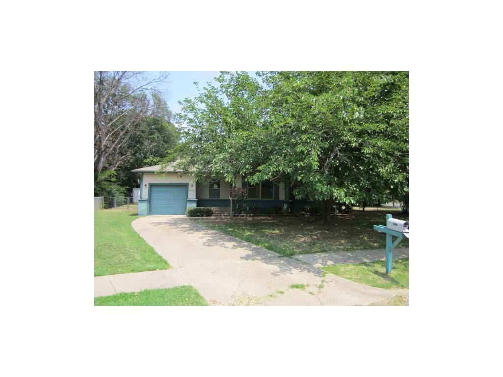 Photo - 3912 Briscoe St