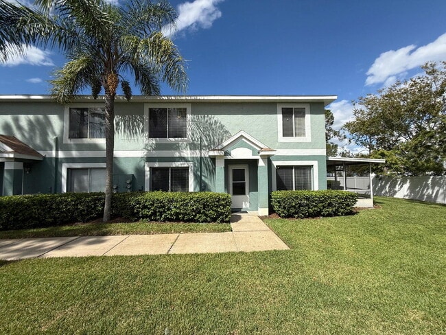 Building Photo - 3 bed 2.5 bath townhome in Gated Providenc...