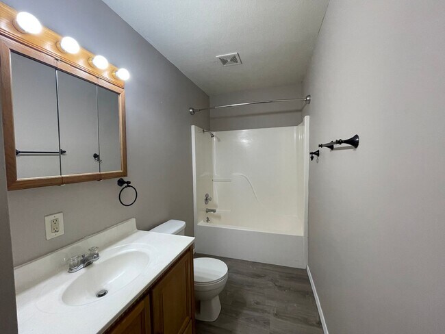 Photo - 111 Mint Ln Unidad 111 Mint Lane  B