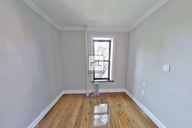 Photo - E 105TH ST. Unidad 21
