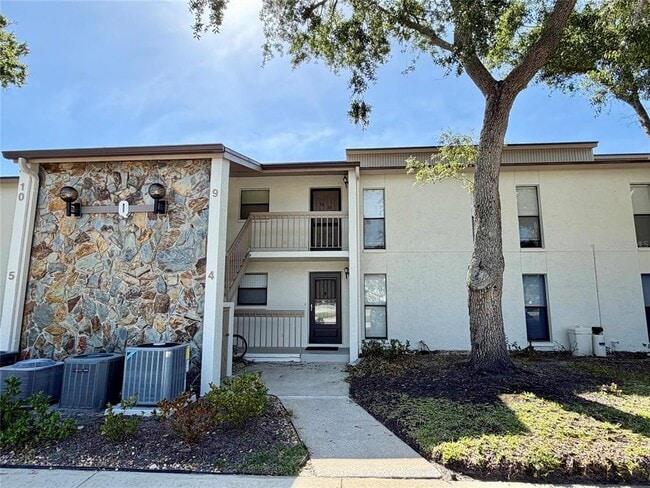 Building Photo - 1200 Tarpon Woods Blvd Unit Q4