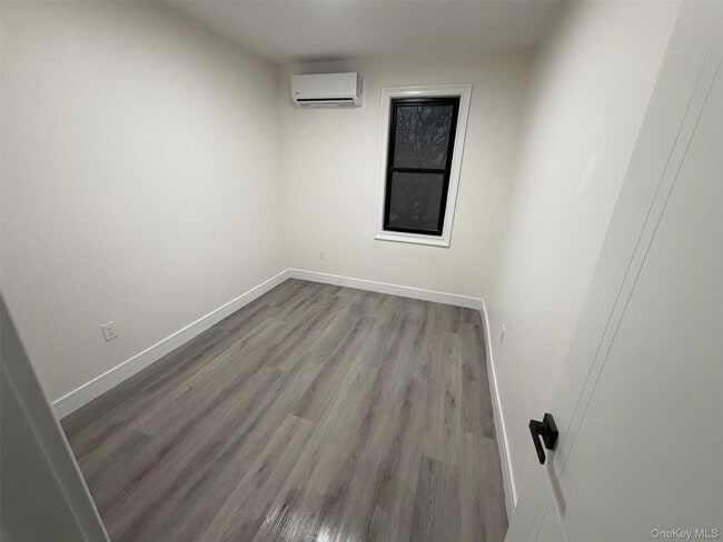 Photo - 131-06 14th Ave