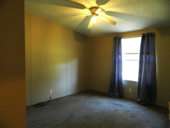 Photo - 3434 Corrolla