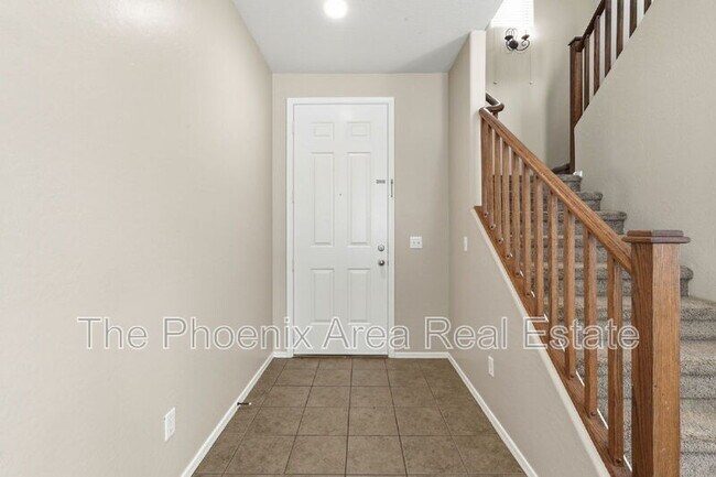 785 E Desert Moon Trail