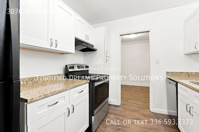 Photo - 3070 Bonhurst Dr
