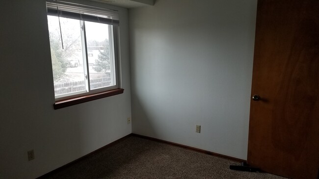 Back Bedroom, east facing. - 6646 Provincial Dr Unit 6646