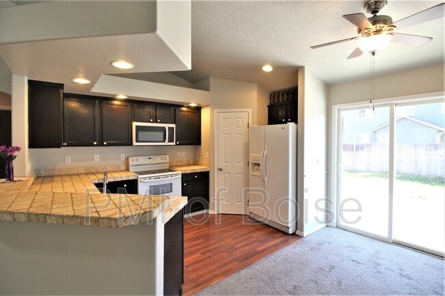 Photo - 3300 N Elmstone Ave