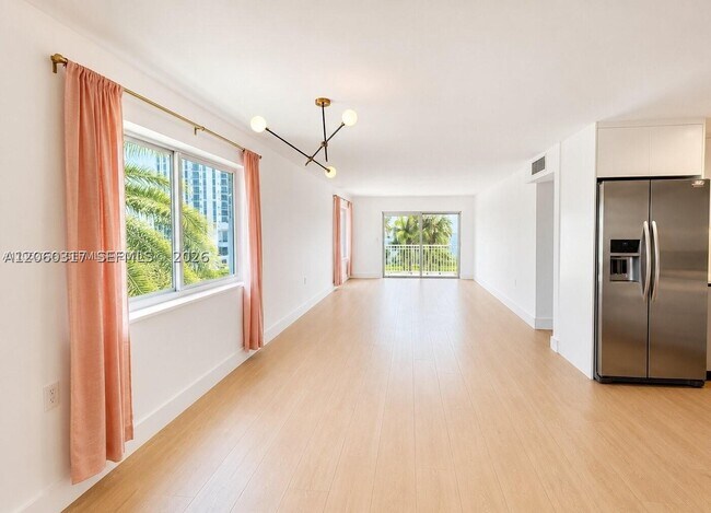Photo - 1631 NE 114th St Unit 307