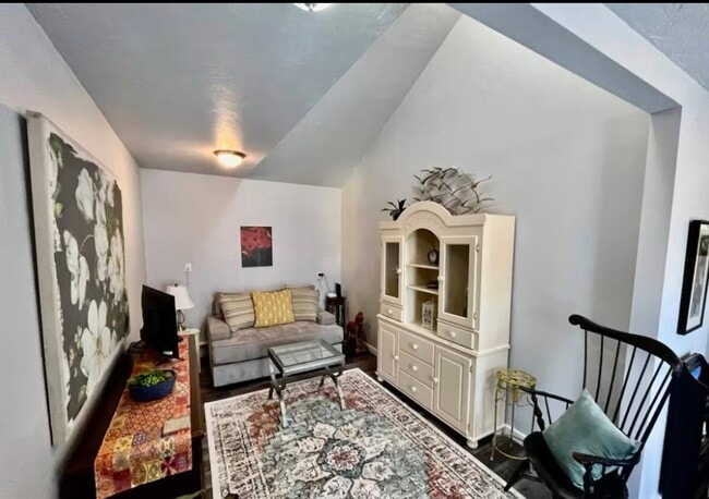 Photo - 1111 10th St S