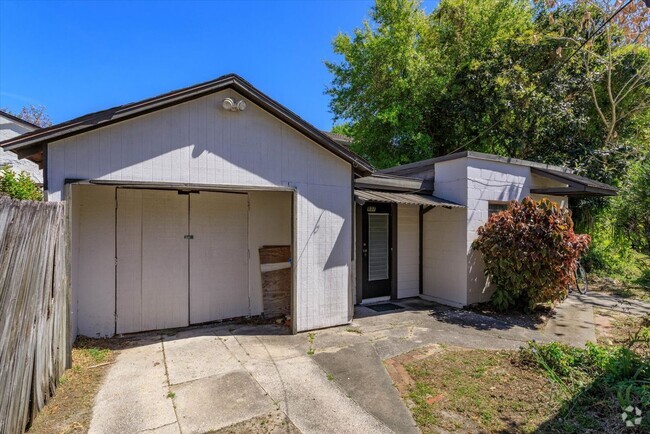 Building Photo - Tiny Guest House Efficiency