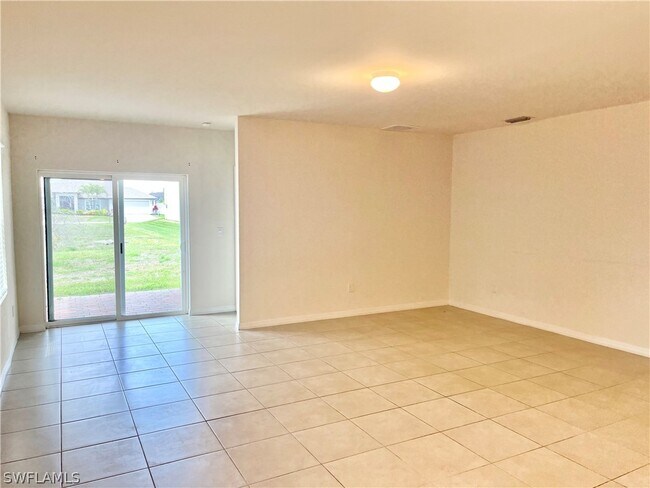 Photo - 1009 NE 11th St