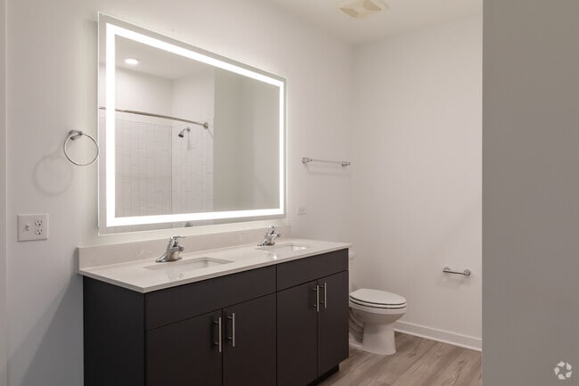 3BR, 2BA - Bathroom - 10 North Main