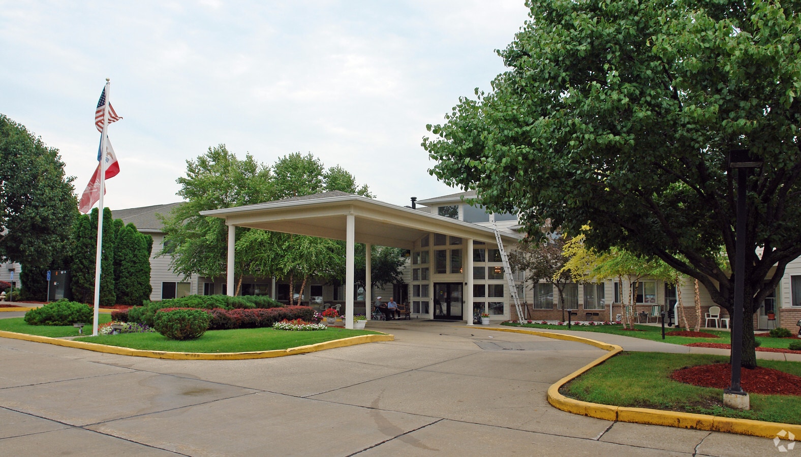 Holiday Palmer Hills - Holiday Palmer Hills Apartments