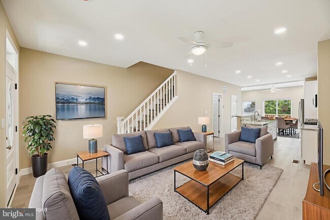 Photo - 729 Madison St NW