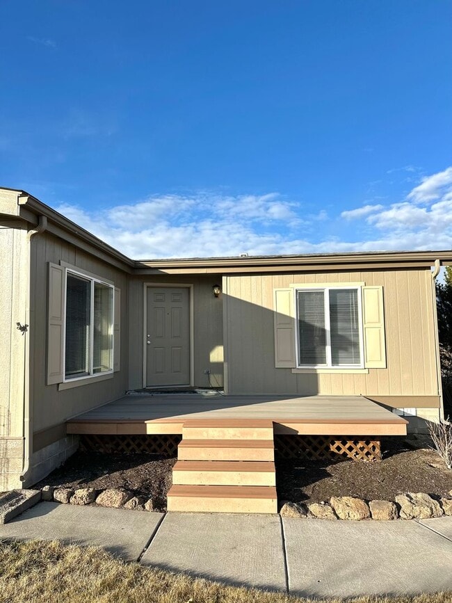 Photo - Light & bright single level home in NE Bend!