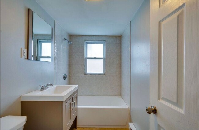 Photo - Elm Unidad 135