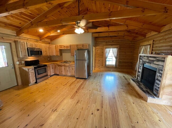 Photo - Log Cabin For Rent in Shelbyville