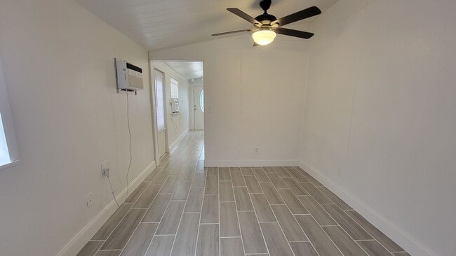 Photo - 1002 50th Ave Dr W Unit 2