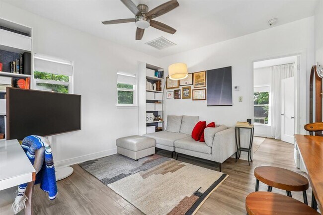 Photo - 4519 Avenue H