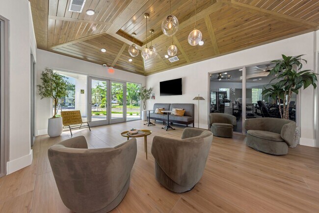 Everest Largo Apartments