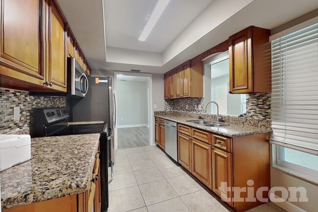 Photo - 6160 Rockefeller Ave