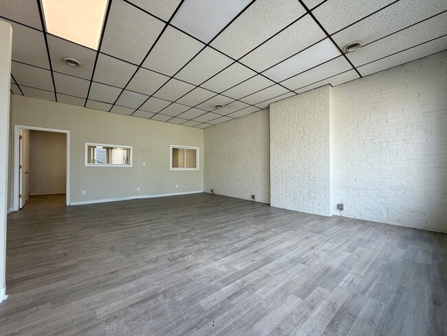 Building Photo - First Floor Commercial Space in Perfect Oakland Location Right on Boulevard of the Allies! CALL T... Unit 3528