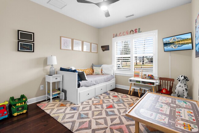 Photo - 137 Shoreview Dr