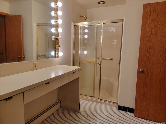 Photo - 347 Marinette St