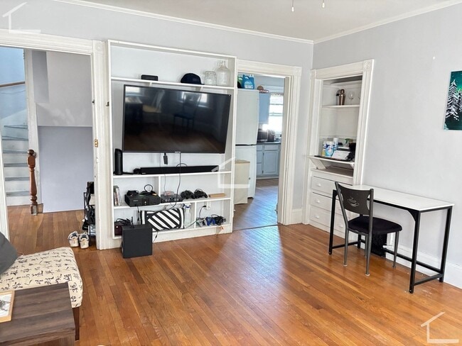 Photo - Awesome 5 bead 2 bath in Lower Allston..... Sept 1st Move in