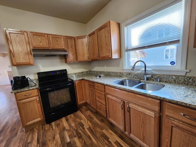Photo - Large Lower with Garage
Water Included! Unit LOWER
