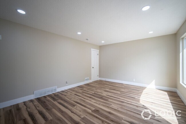 19 E 1300 S Unidad Upstairs