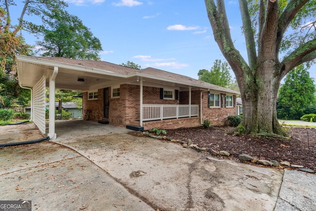 Photo - 493 Sybil Ln SE