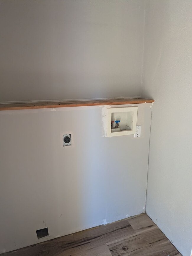 Photo - 609 Jefferson St Unit 2-Upper