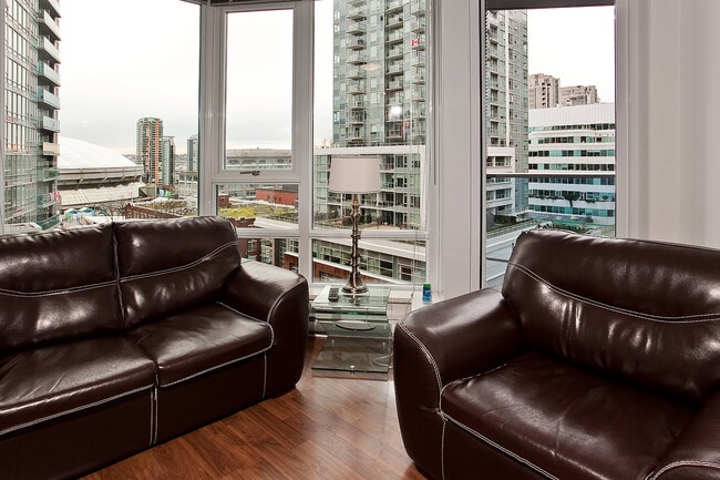 Building Photo - 788 Hamilton St