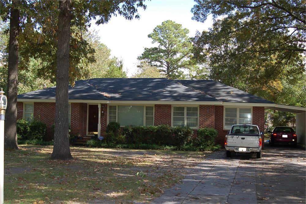 Photo - 135 Edna Pl