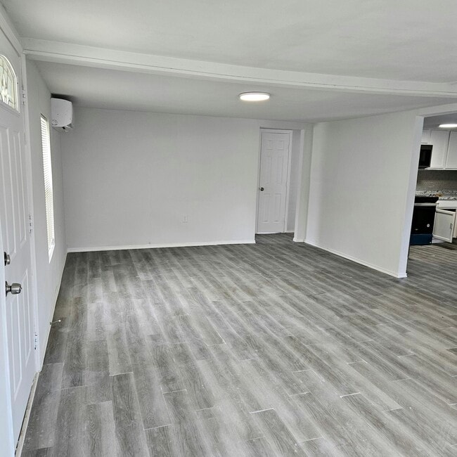 Photo - 1403 E 4th Ave