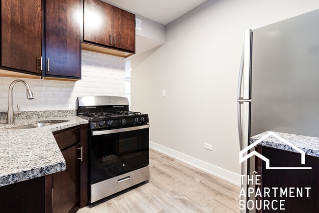 Photo - 559 W Aldine Ave Unit 1