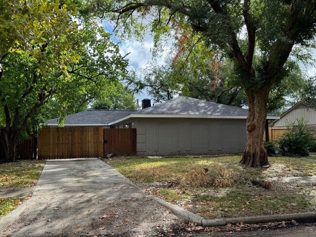 Photo - 1907 Ashford Hollow Ln