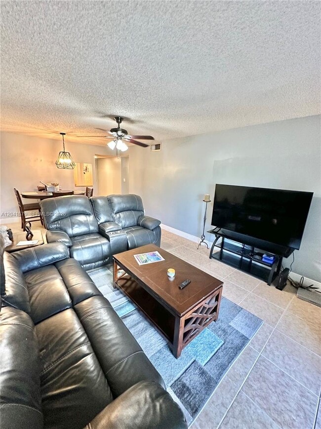 Photo - 7561 NW 16th St Unidad 2208
