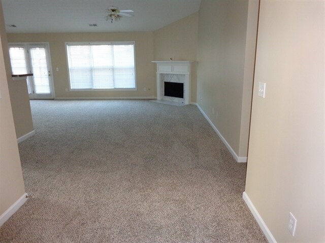 3373 Spangle Cir NW