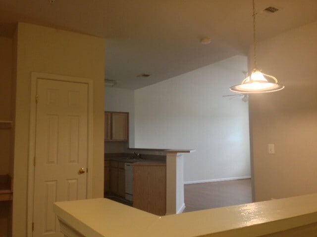 Photo - 830 Beverley Dr