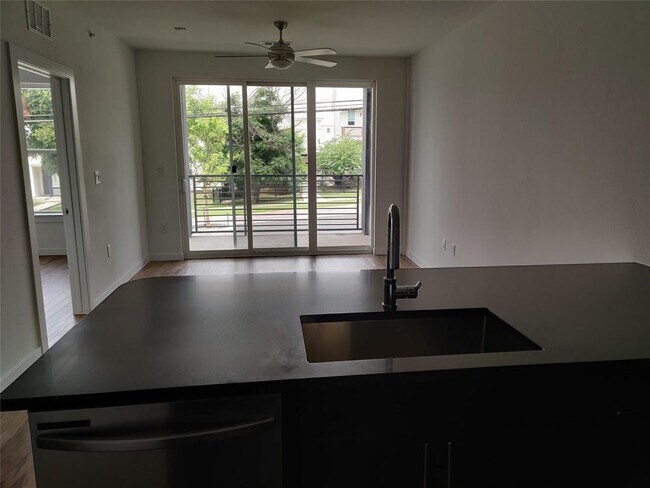 4801 Springdale Rd Unit 1102