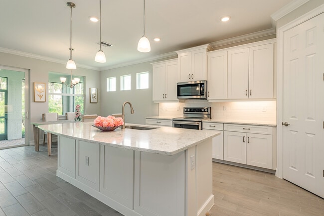 Photo - 339 Tamarindo Ln