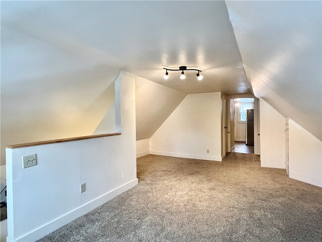 Photo - 105 Spruce St